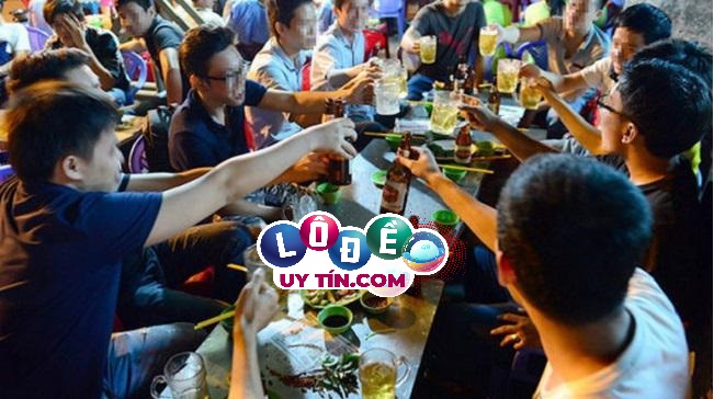Chiêm bao mơ thấy ăn uống có ý nghĩa gì? Bắt số gì chuẩn?