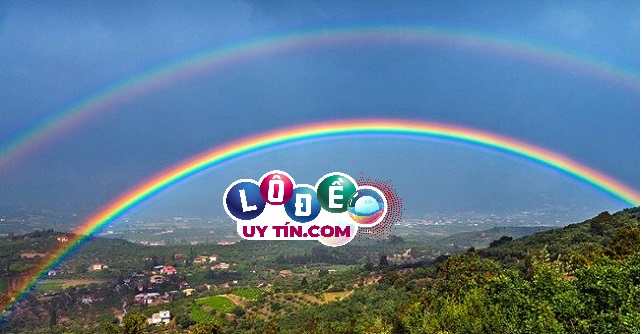 Mơ thấy cầu vồng trên núi cho thấy bạn sắp có cơ hội thăng tiến cao trong công việc - Mơ thấy cầu vồng là điềm gì, đánh con