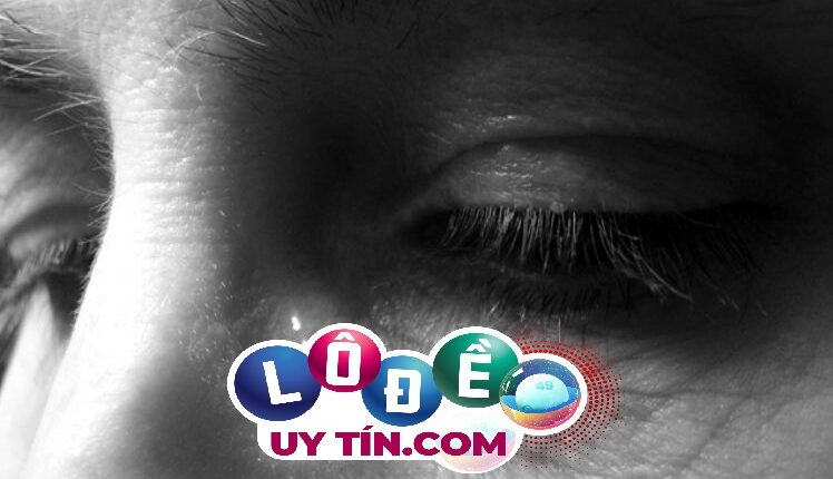 Mơ thấy mình khóc có ý nghĩa gì, đánh số nào ăn? 2 Mơ thấy mình khóc có ý nghĩa gì, đánh số nào ăn