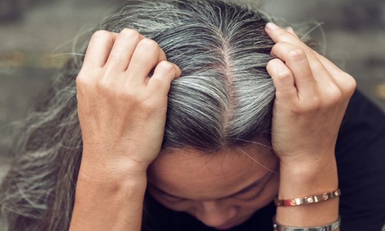 Mơ thấy tóc bạc nhiều