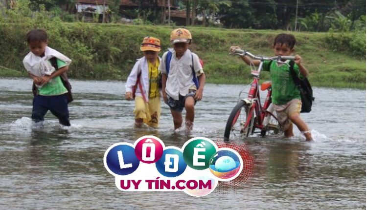 Mơ thấy lội nước, lội sông là điềm báo gì, đánh con gì 2