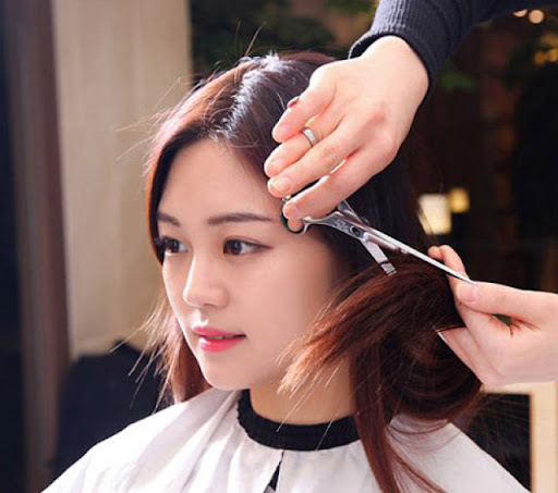 Mơ thấy cắt tóc, cắt tóc nam, cắt tóc nữ thì chơi xổ số con gì? 4 mơ thấy cắt tóc đánh số mấy